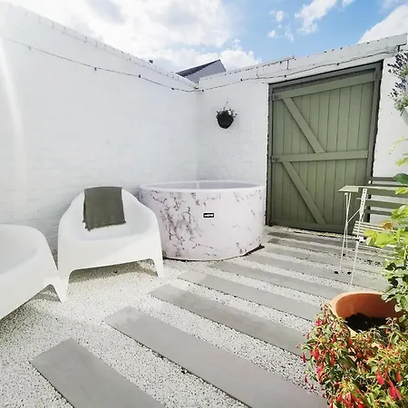 Working Away - Large Family House Σπίτι διακοπών *